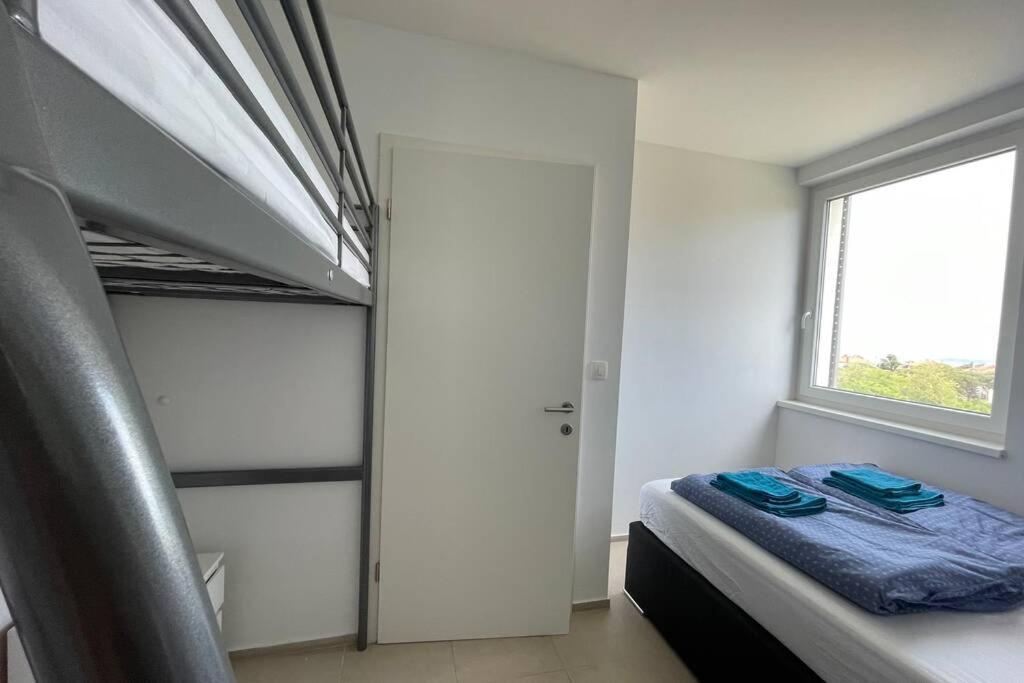Apartment Gema - One Bedroom Apartment Izola Εξωτερικό φωτογραφία